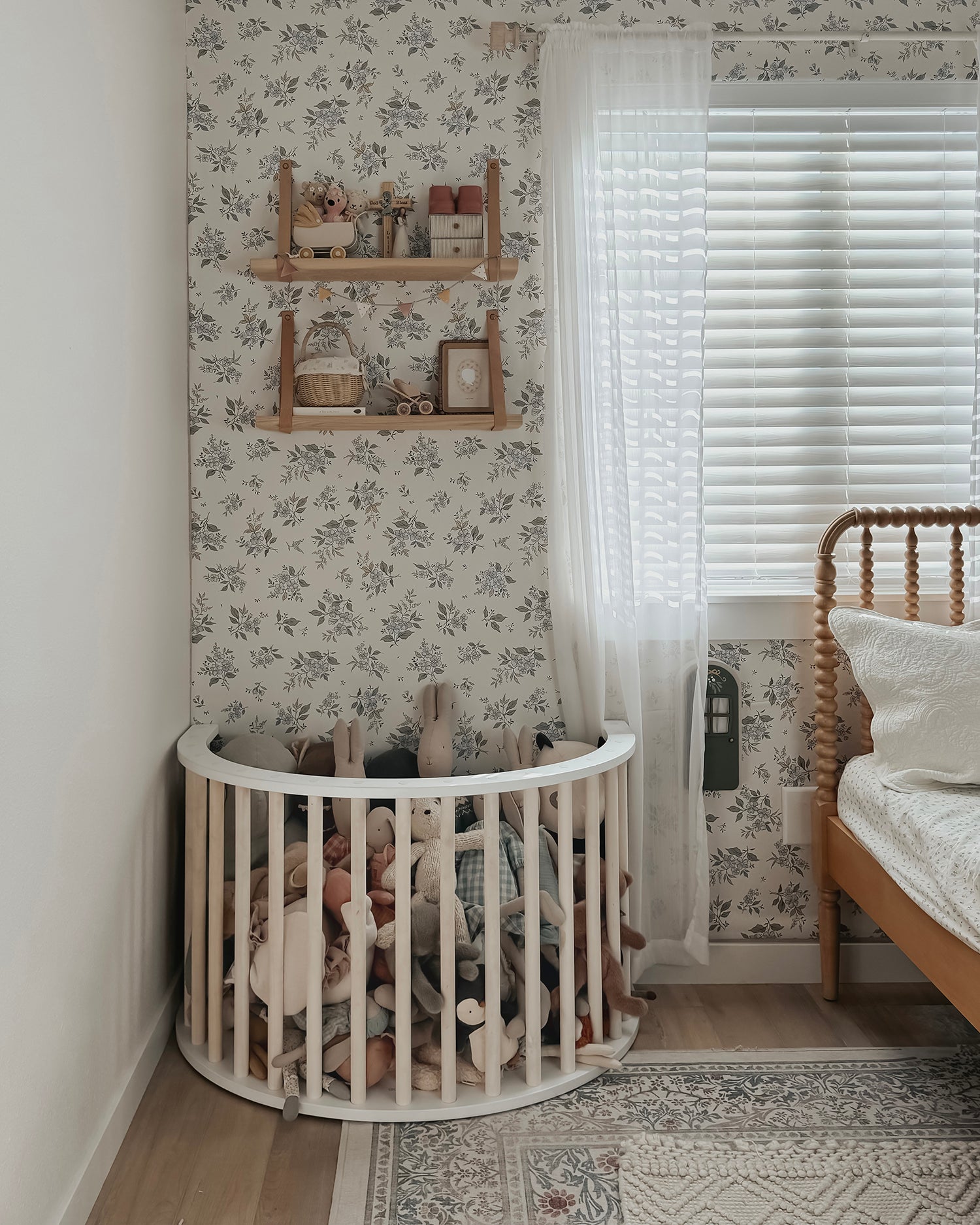 LUOTO II climbing arch | white - birch