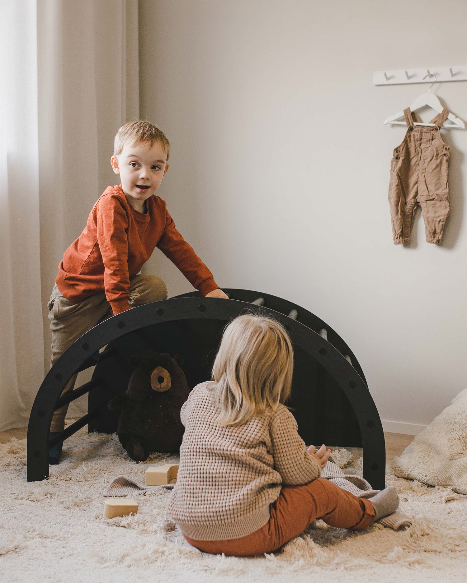 LUOTO climbing arch | black stained