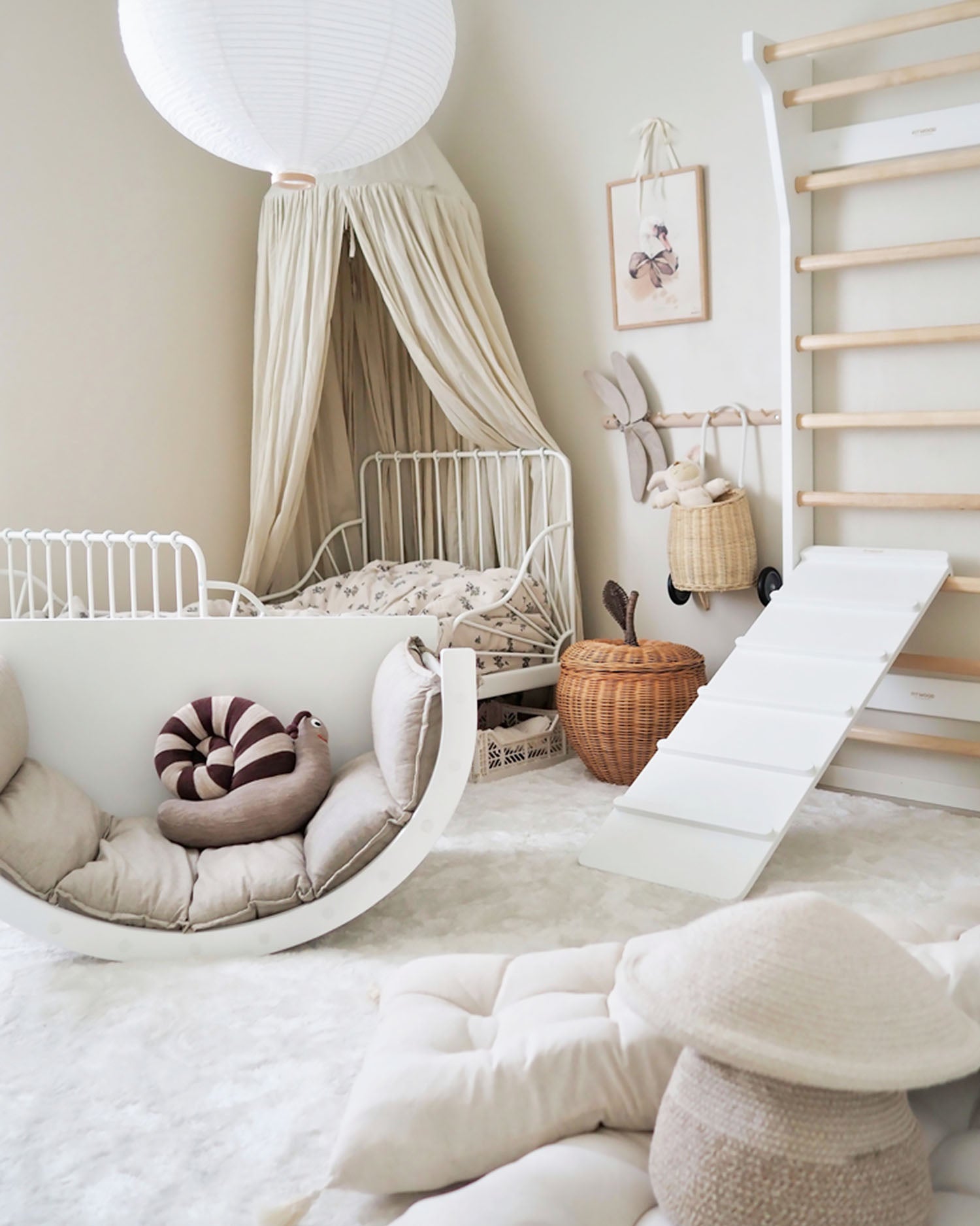 LUOTO klätterbåge | vit