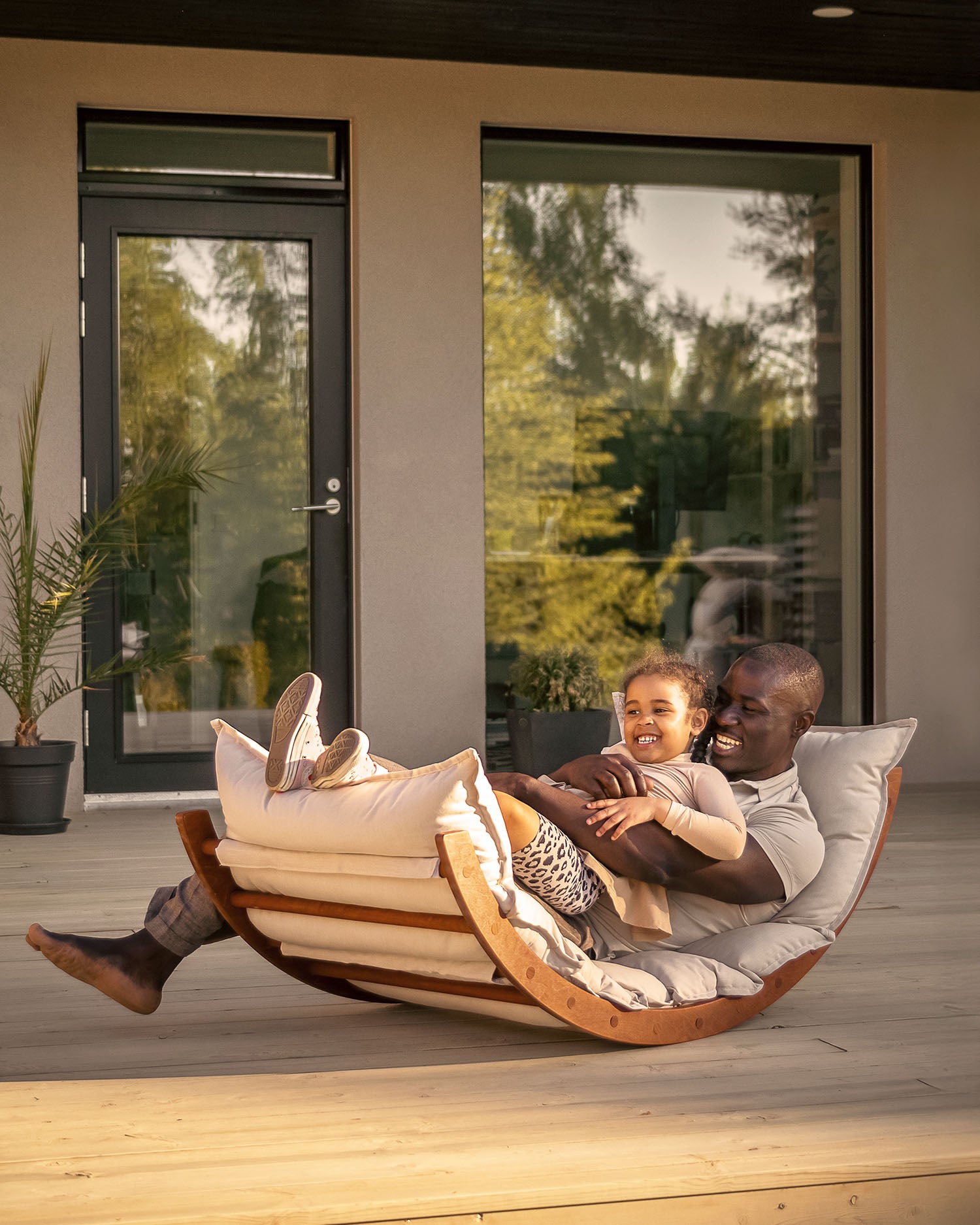 LAAKSO outdoor lounger | brown