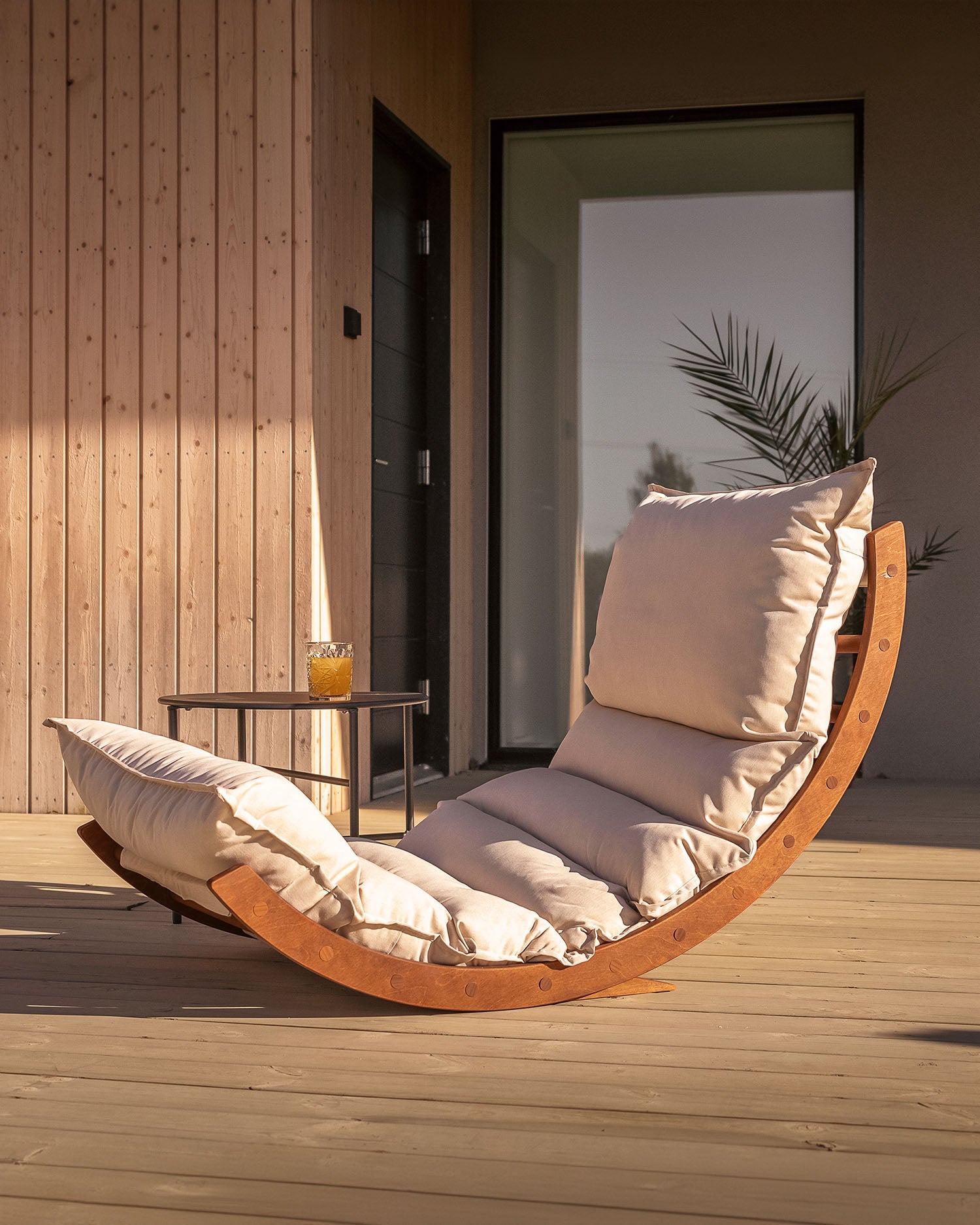 LAAKSO outdoor lounger | brown