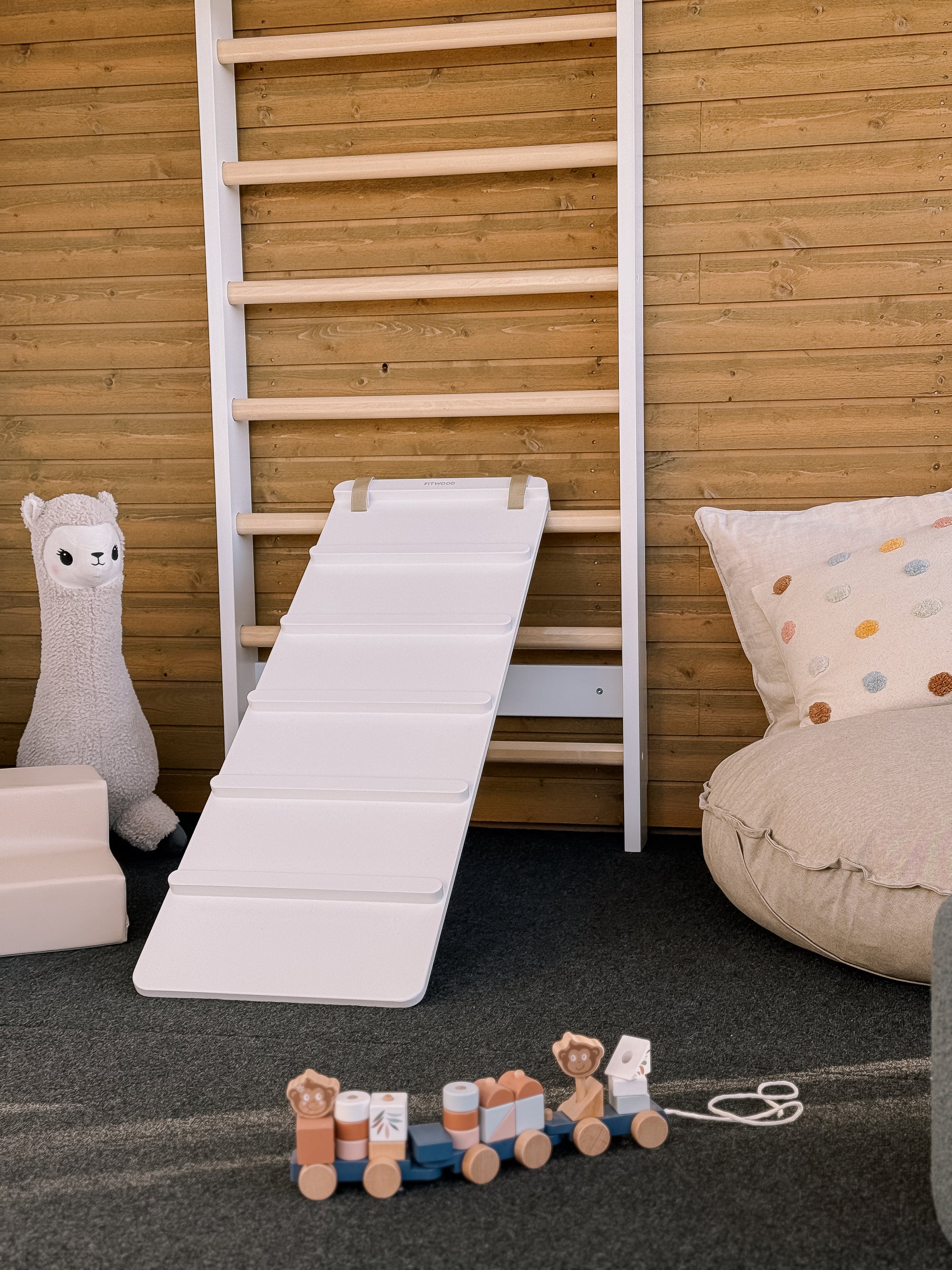 TUOHI II slide ramp | white