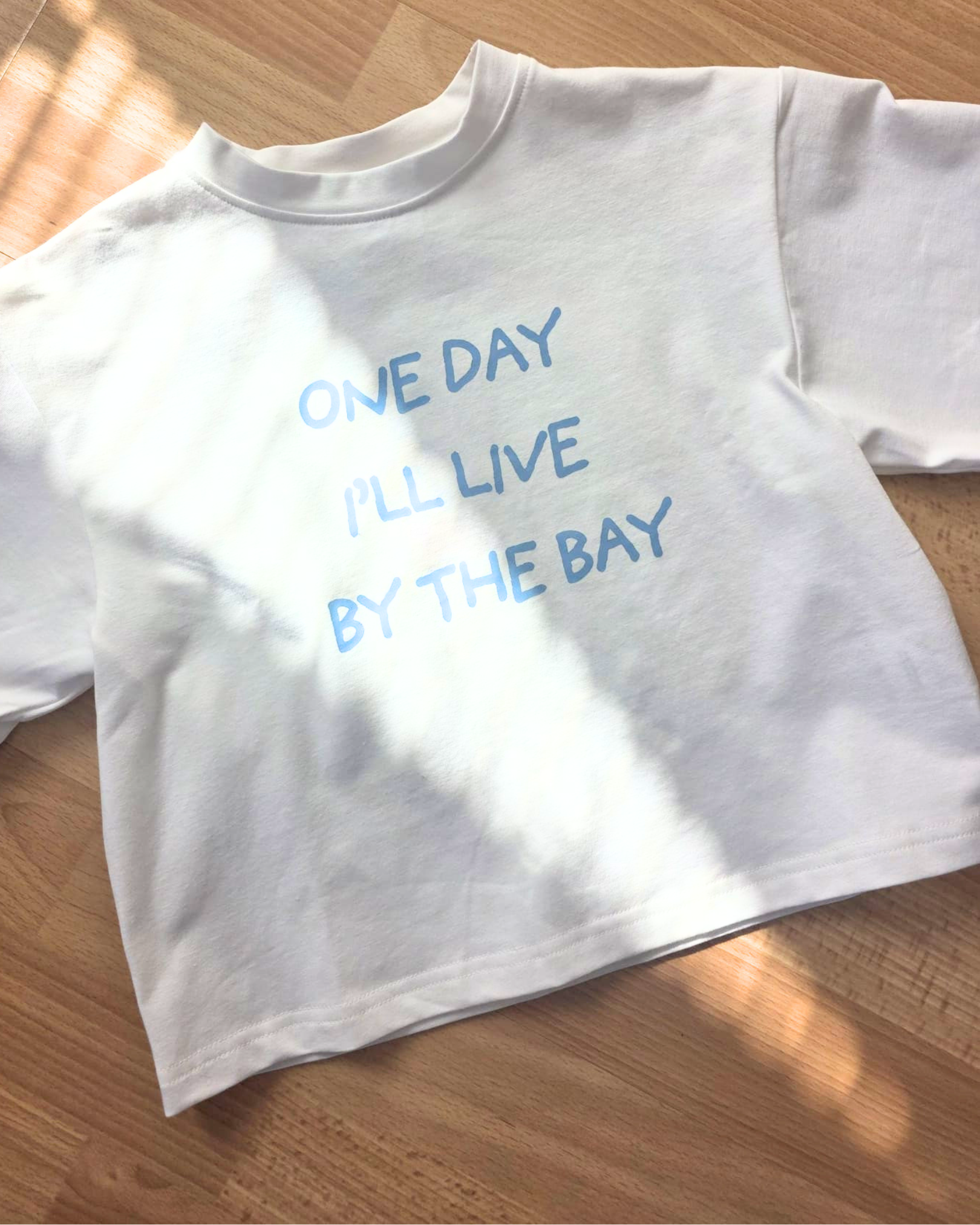One day box t-shirt | white